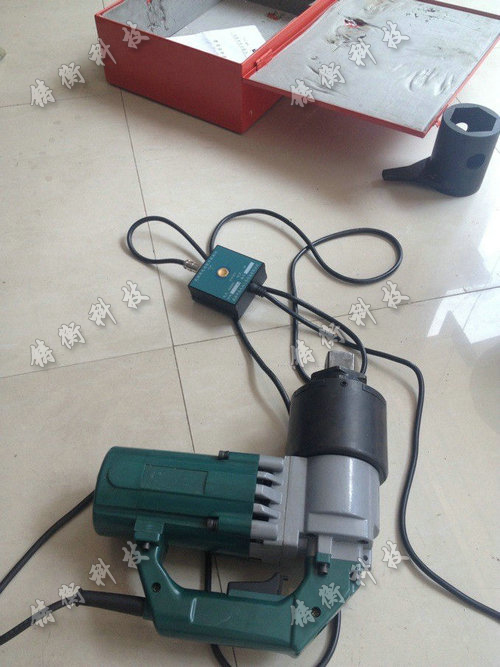 初緊電動扭矩扳手圖片